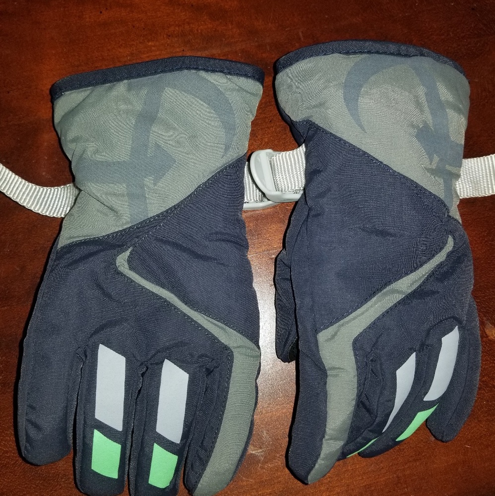 Boys Blue, black, grey, and green snow gloves!